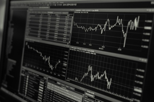 Market volatility displayed on computer.
